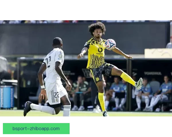 多特蒙德补时连入两球逆转斯图加特阿德耶米布兰特双双建功